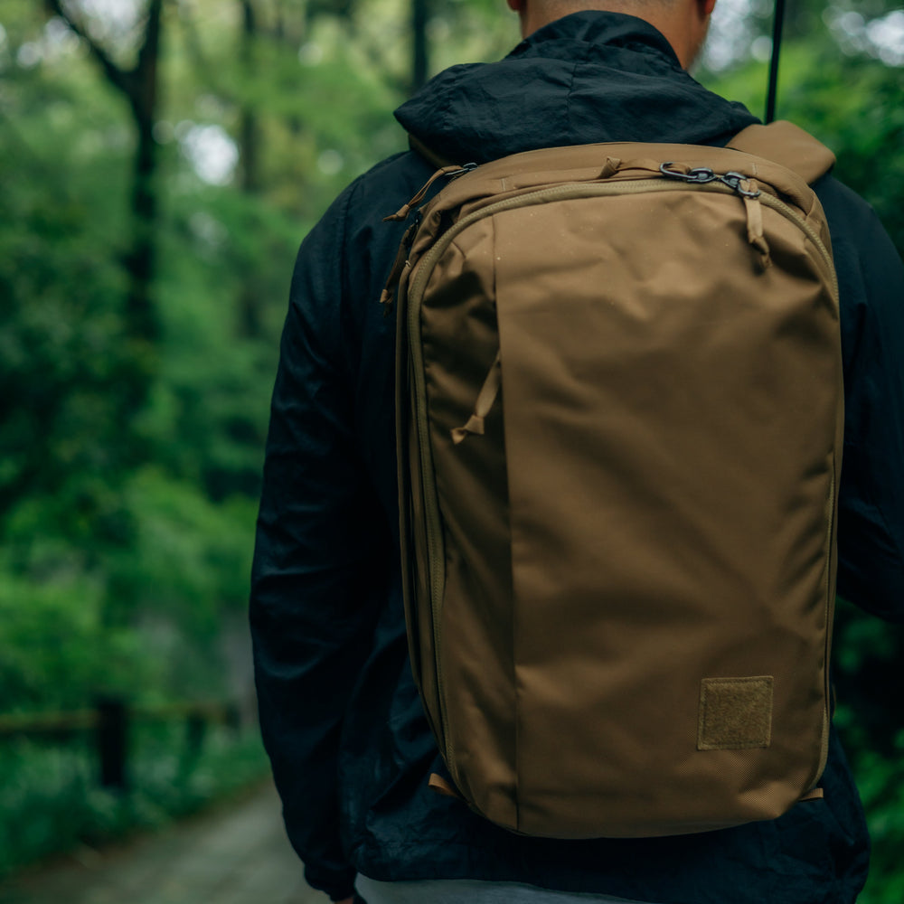 CIVIC PANEL LOADER 24L - Coyote Brown