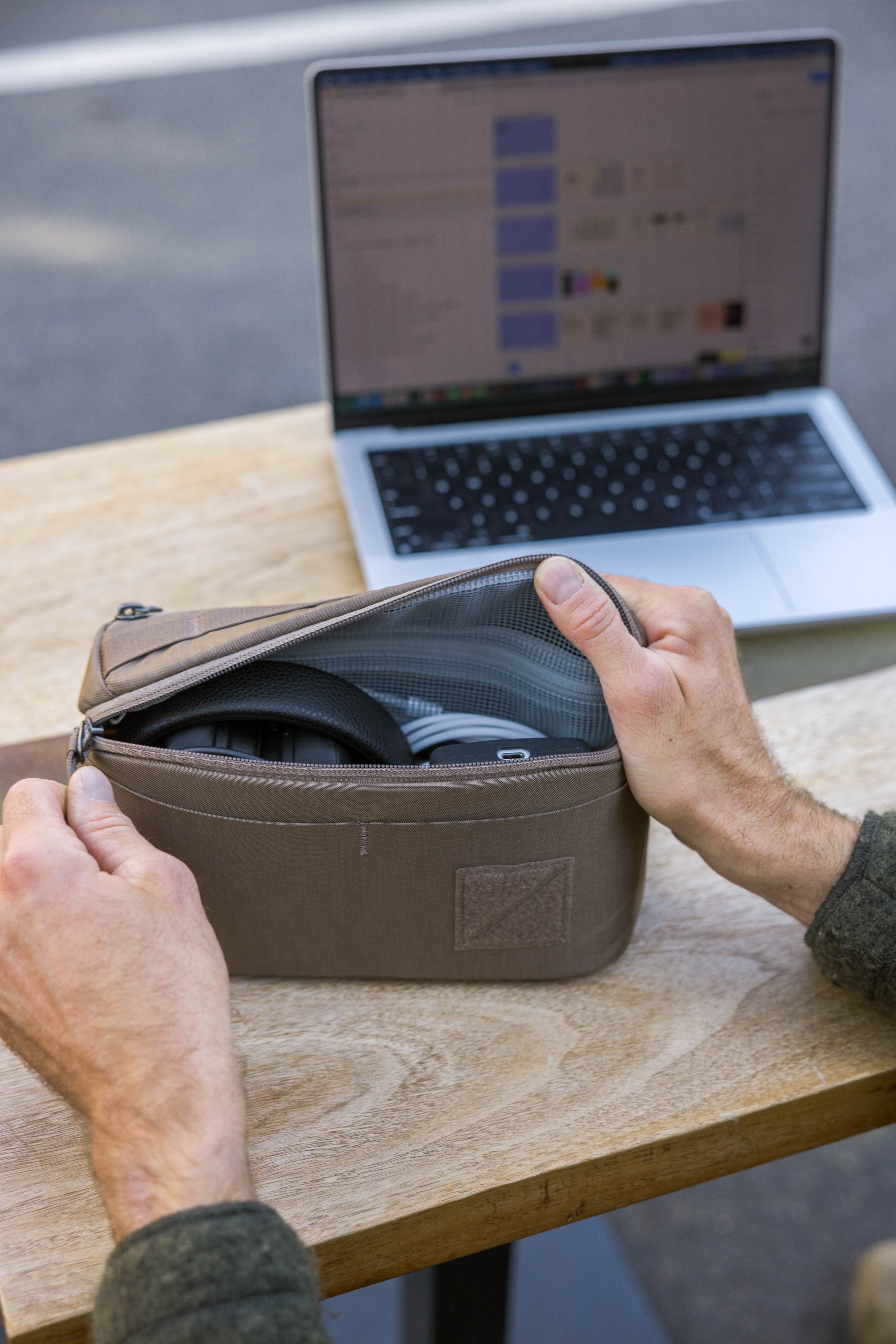 小物 ET CIVIC ACCESS POUCH 2L - Fossil Brown – EVERGOODS Japan