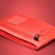 画像をギャラリービューアに読み込む, CIVIC FLAT POUCH Kludde Edition - Electric Coral
