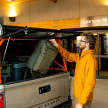 画像をギャラリービューアに読み込む, CIVIC TRAVEL  BAG 26L - OD Green