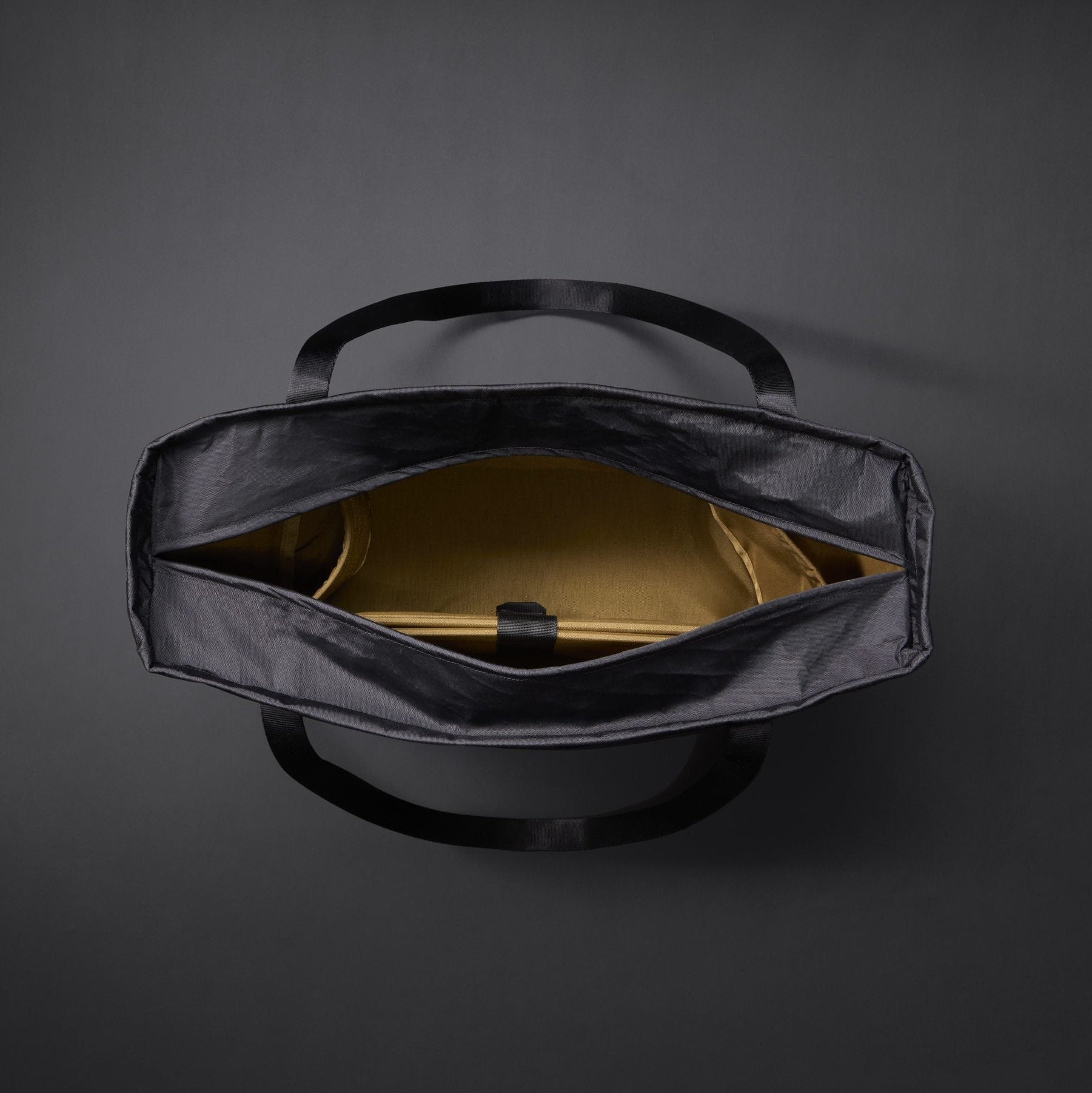 ゴールドバック　コレクション　24k 18L Alpine Backpack - Gold – ゴールデンコンセプト公式サイト