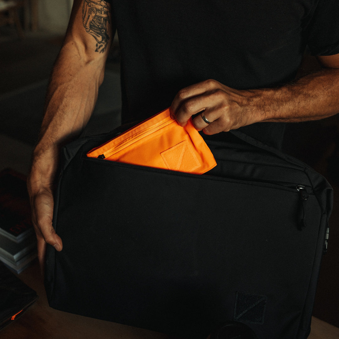 CIVIC FLAT POUCH
