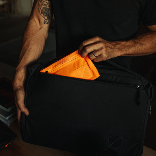 CIVIC FLAT POUCH