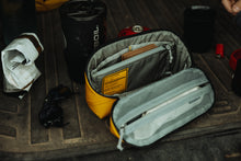 画像をギャラリービューアに読み込む, CIVIC ACCESS POUCH 2L - Expedition Yellow