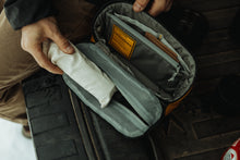 画像をギャラリービューアに読み込む, CIVIC ACCESS POUCH 2L - Expedition Yellow