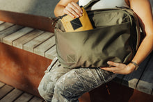 画像をギャラリービューアに読み込む, CIVIC PANEL LOADER 16L - OD Green