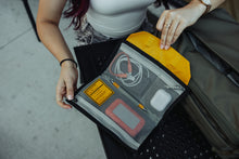 画像をギャラリービューアに読み込む, CIVIC ACCESS POUCH 1L - Expedition Yellow