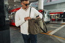 画像をギャラリービューアに読み込む, CIVIC DAILY TOTE 24L - OD Green