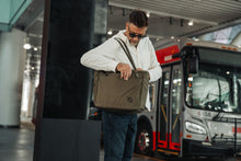 画像をギャラリービューアに読み込む, CIVIC DAILY TOTE 24L - OD Green