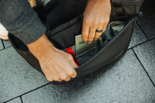 画像をギャラリービューアに読み込む, CIVIC DAILY TOTE 24L - Solution Dyed Black