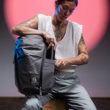 画像をギャラリービューアに読み込む, MOUNTAIN PANEL LOADER 22L Kludde Edition - Gravel Gray